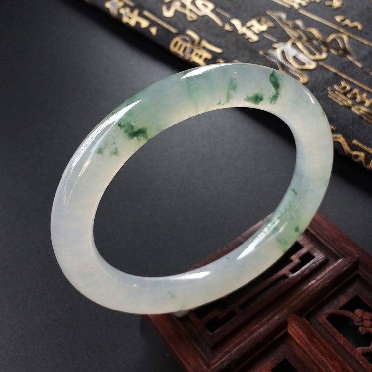 (超值推荐)冰种飘花圆条手镯(54.3mm)