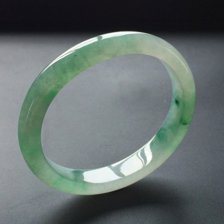 (超值推荐)冰种飘翠贵妃镯(56mm-48.3mm)