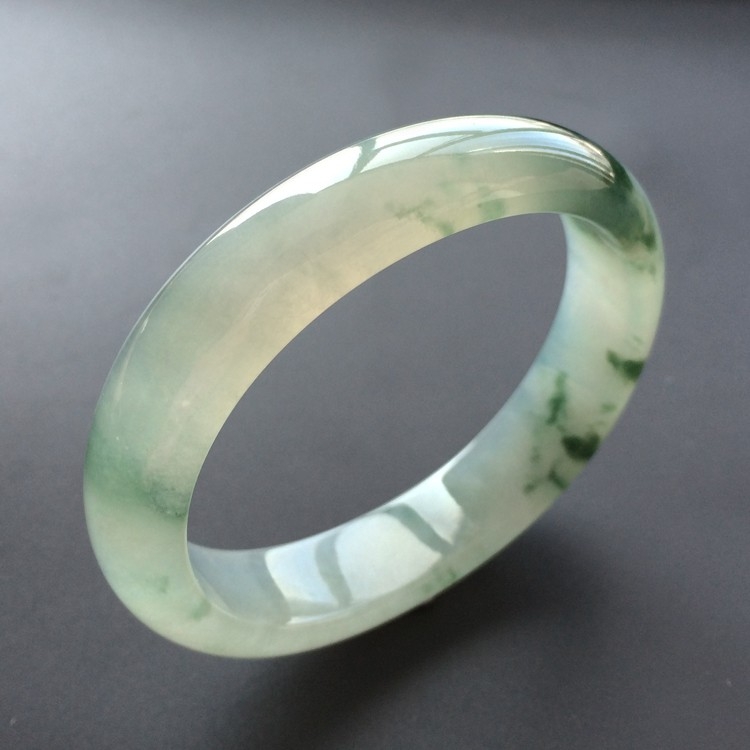 (超值推荐)冰种飘花贵妃镯(55.4mm-48.5mm)