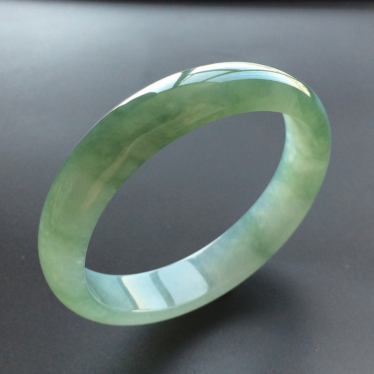 (超值推荐)冰种晴水贵妃镯(58.8mm-52.5mm)