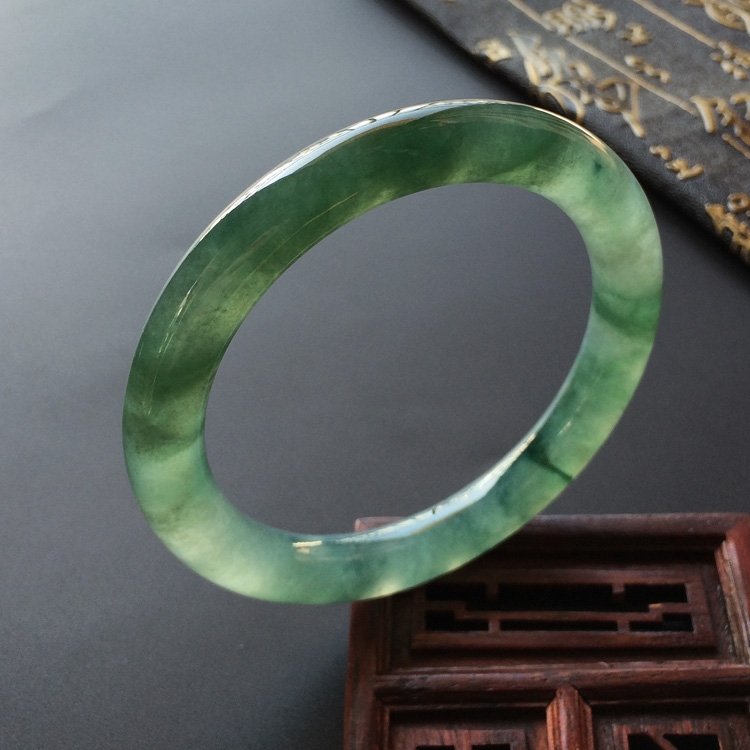(超值推荐)冰种飘花圆条手镯(56.3mm)