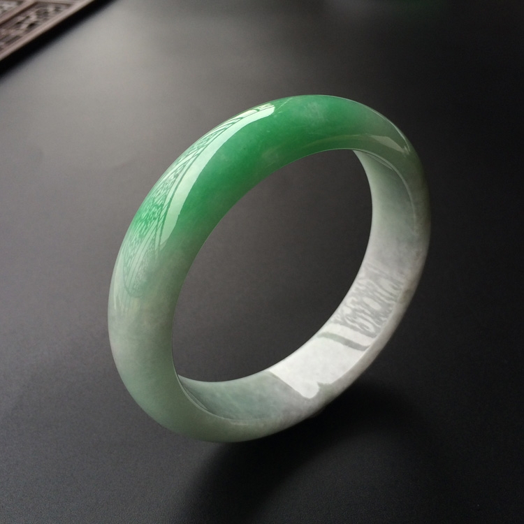 (超值推荐)糯冰种飘翠手镯(58.5mm)
