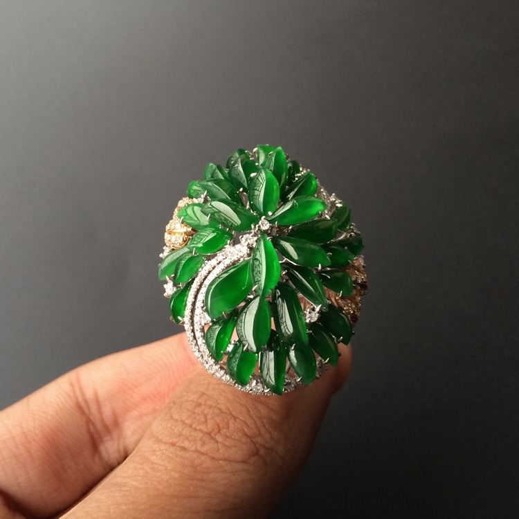 (超值推荐)冰种蓝绿花镶白金钻石型戒指/胸坠两用