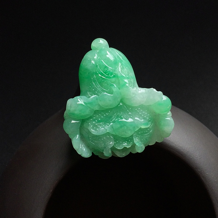 （超值推荐）糯冰种翠色白菜挂件