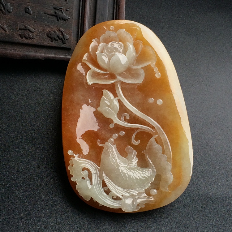 （超值推荐）糯冰种黄翡年年有余挂件