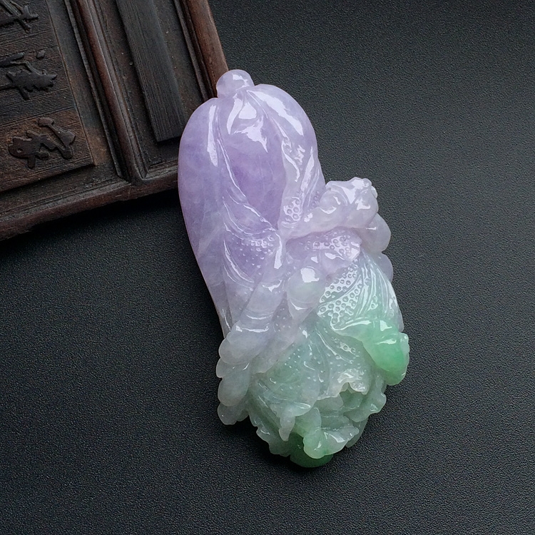 （超值推荐）糯冰种春带彩白菜挂件