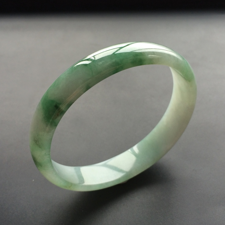 (超值推荐)糯冰种飘花贵妃镯(58mm-49.8mm)