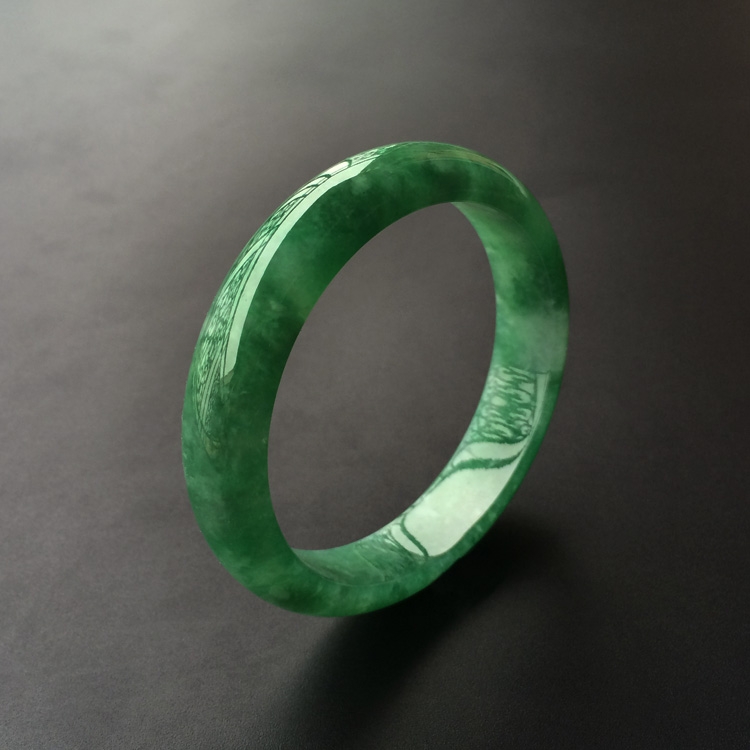 (超值推荐)糯冰种翠色手镯(56.8mm)