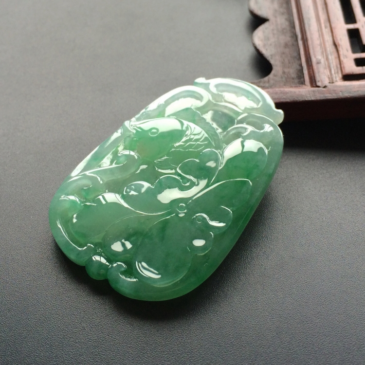 (超值推荐)冰种飘翠连年有余挂件