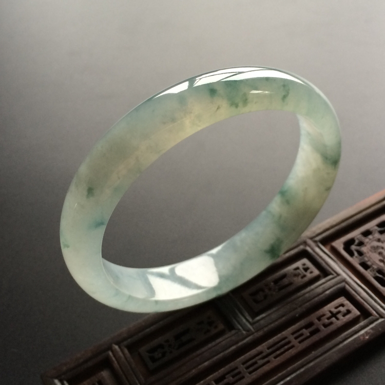 (超值推荐)冰种飘花贵妃镯(57.5mm-50.2mm)