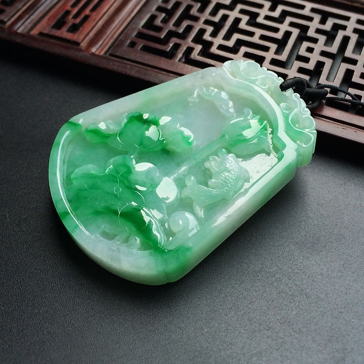 （超值推荐）糯冰种飘翠年年有余挂件