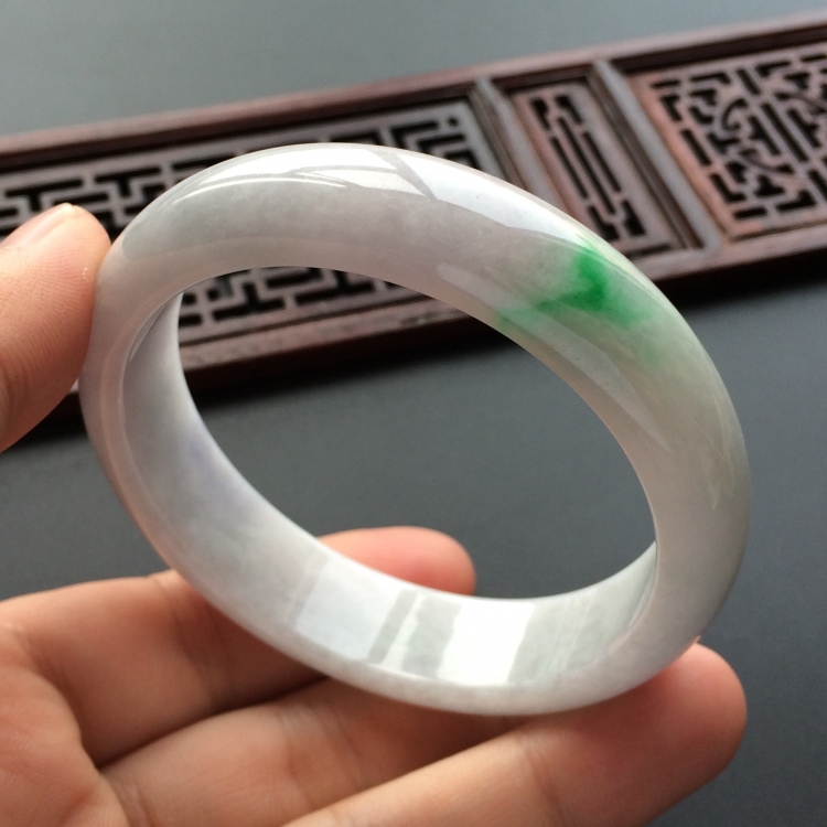 (超值推荐)糯冰种淡春带彩手镯(57.7mm)