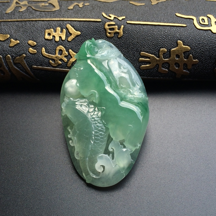(超值推荐 )冰种绿晴水年年有余挂件