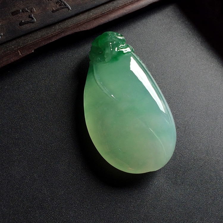 （超值推荐）冰种飘绿花福瓜挂件