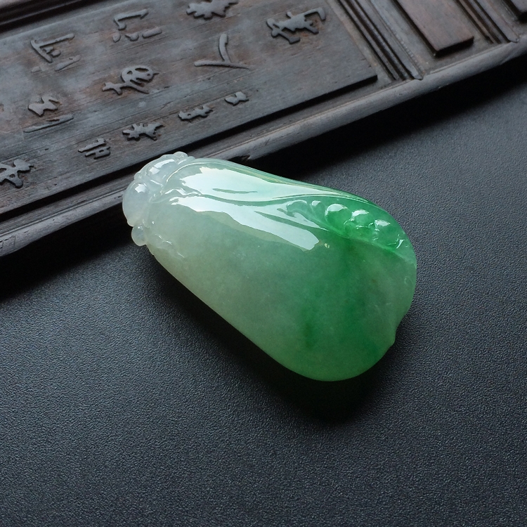 冰种飘翠福瓜挂件