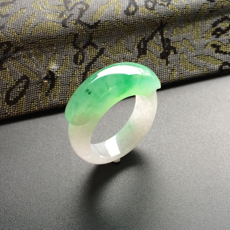 (超值推荐)冰种飘翠马鞍指环