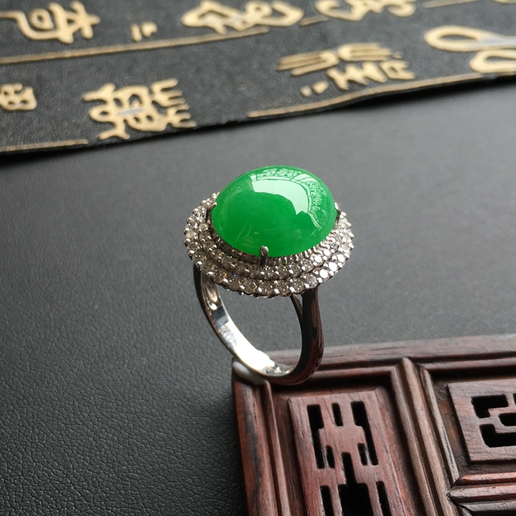(超值推荐)糯冰种阳绿镶白金钻石戒指