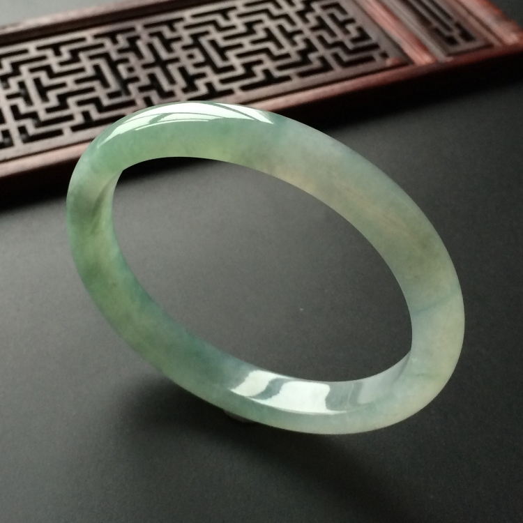 (超值推荐)冰种晴水贵妃镯(53.8mm-47mm)