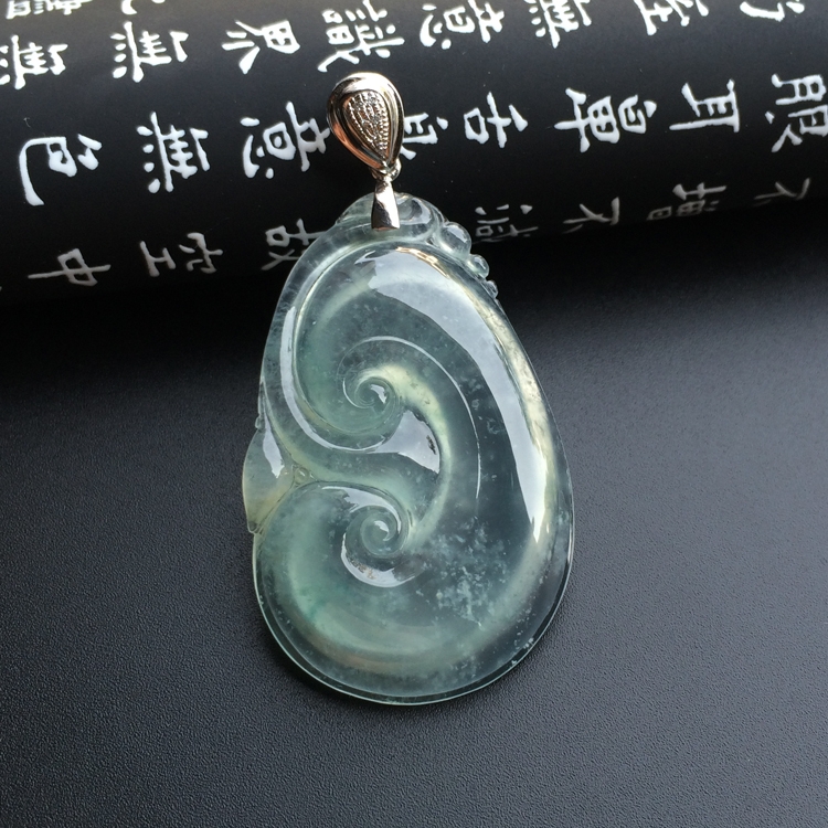 冰玻种略飘花如意挂件