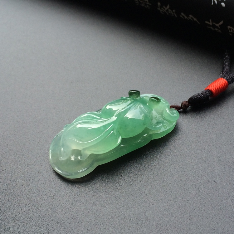 冰种飘花年年有余挂件