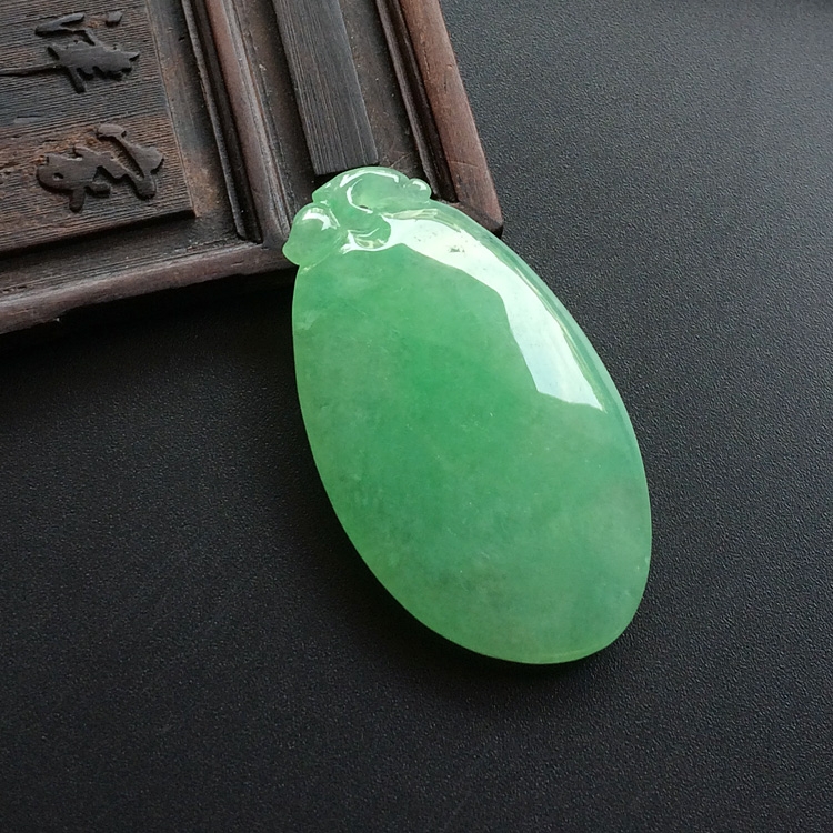 糯冰种绿晴水福瓜挂件