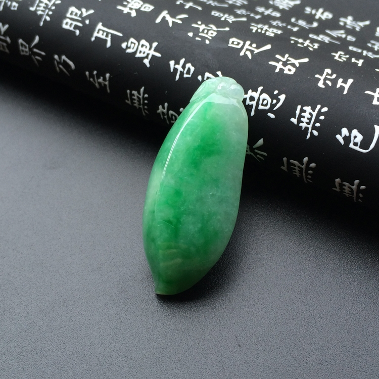 糯冰种飘翠福瓜挂件
