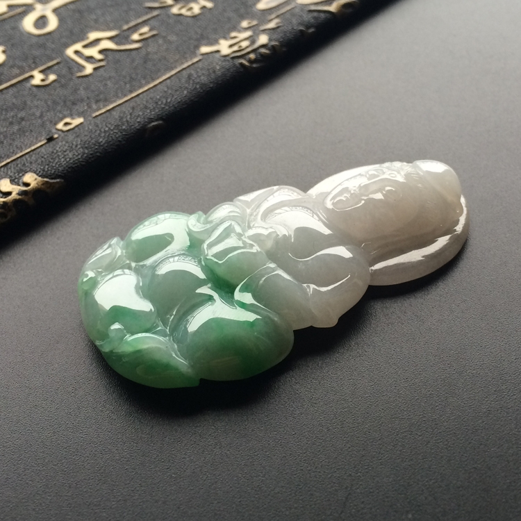 (超值推荐)糯冰种飘翠观音挂件
