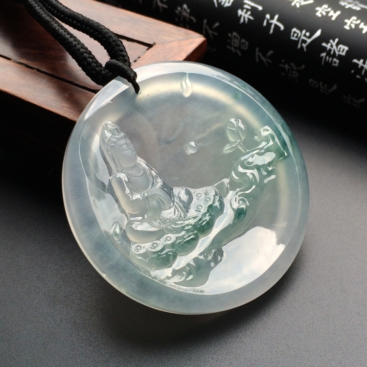 (超值推荐)冰玻种飘花坐莲观音挂件(高松峰大师作品)
