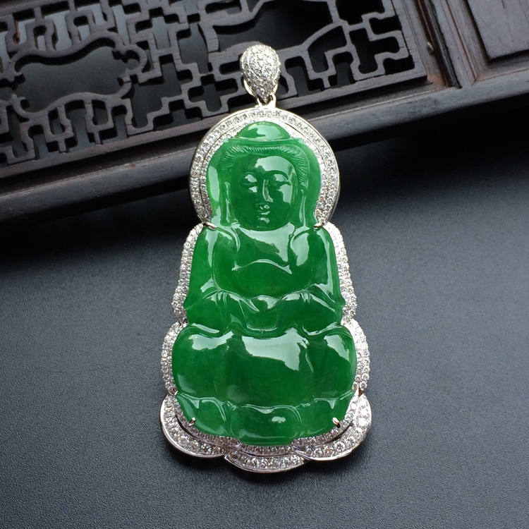 （超值推荐）糯冰种阳绿镶白金钻石观音胸坠
