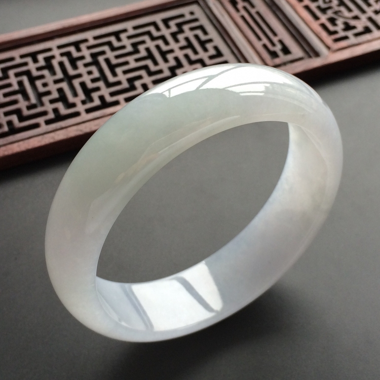 (超值推荐)糯冰种淡紫罗兰手镯(58.4mm)