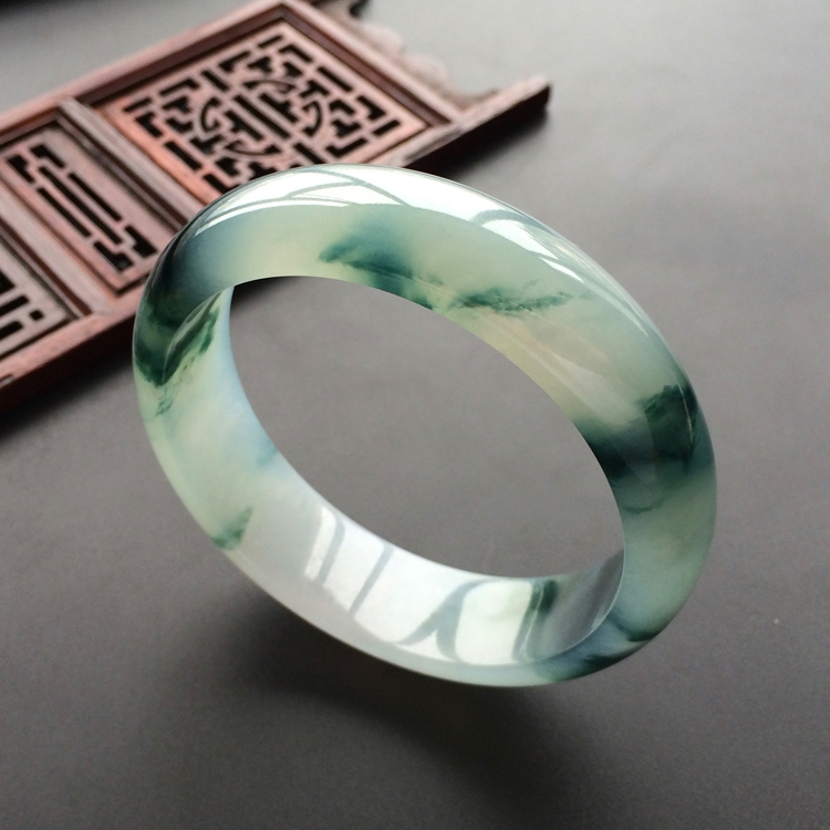 (超值推荐)冰种飘花手镯(56.1mm)