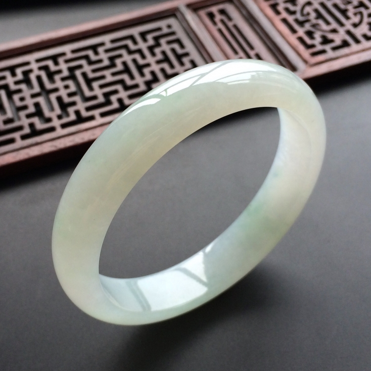 (超值推荐)糯冰种晴水手镯(57mm)