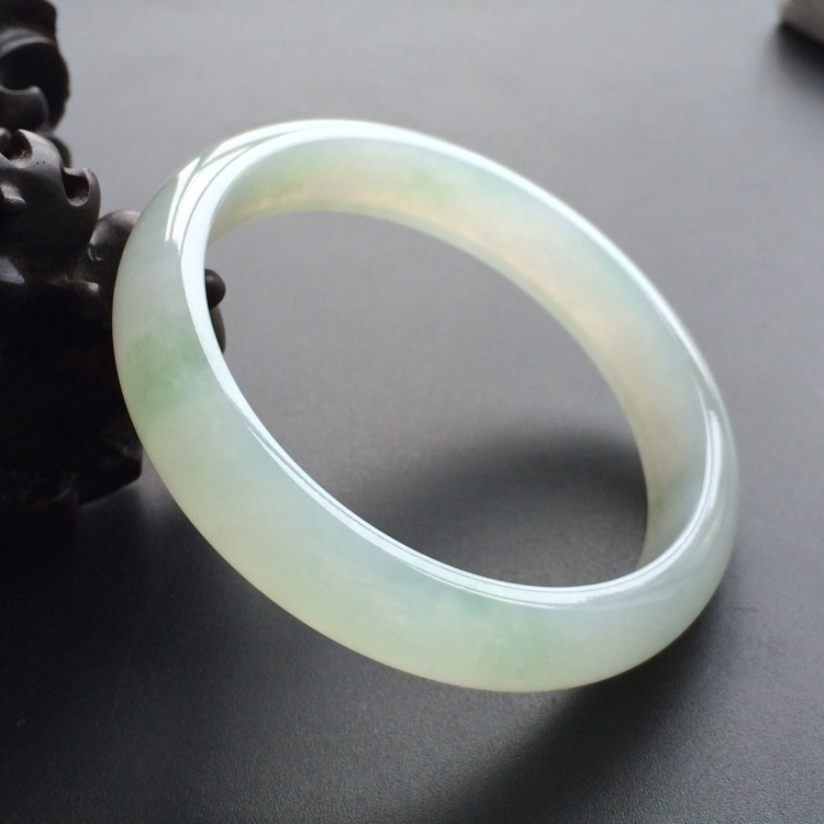 (超值推荐)糯冰种晴水手镯(57mm)