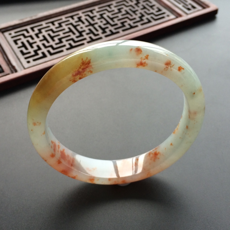(超值推荐)糯冰种飘红花带黄翡手镯(57.2mm)