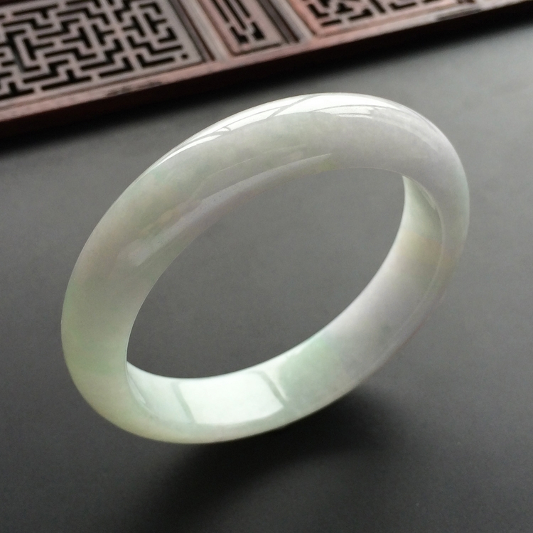 (超值推荐)糯冰种晴水手镯(55.5mm)