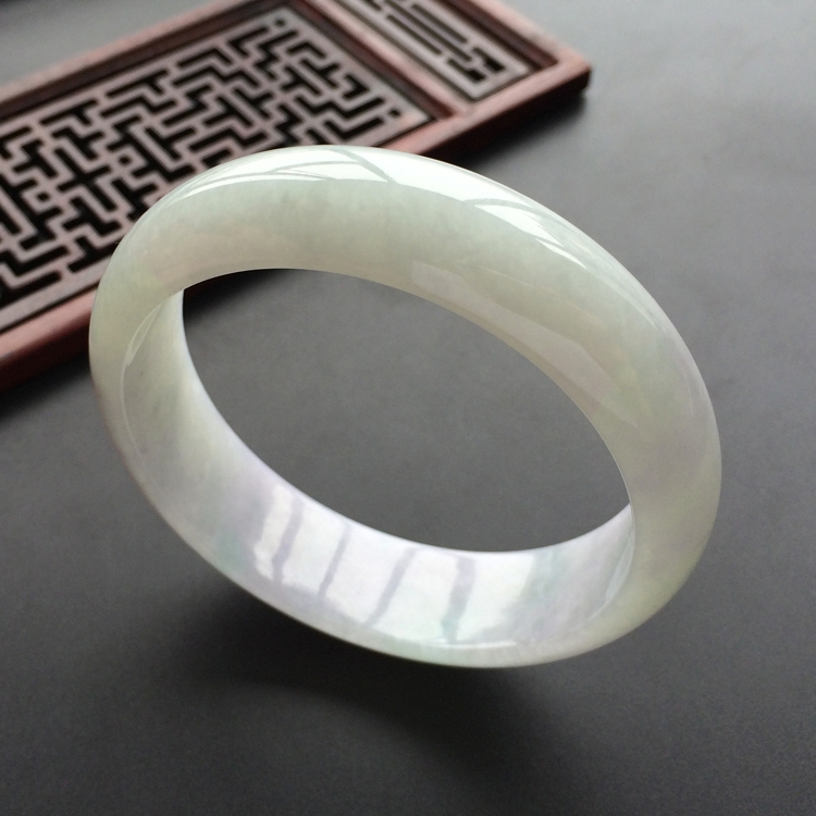 (超值推荐)糯冰种晴水手镯(55.4mm)