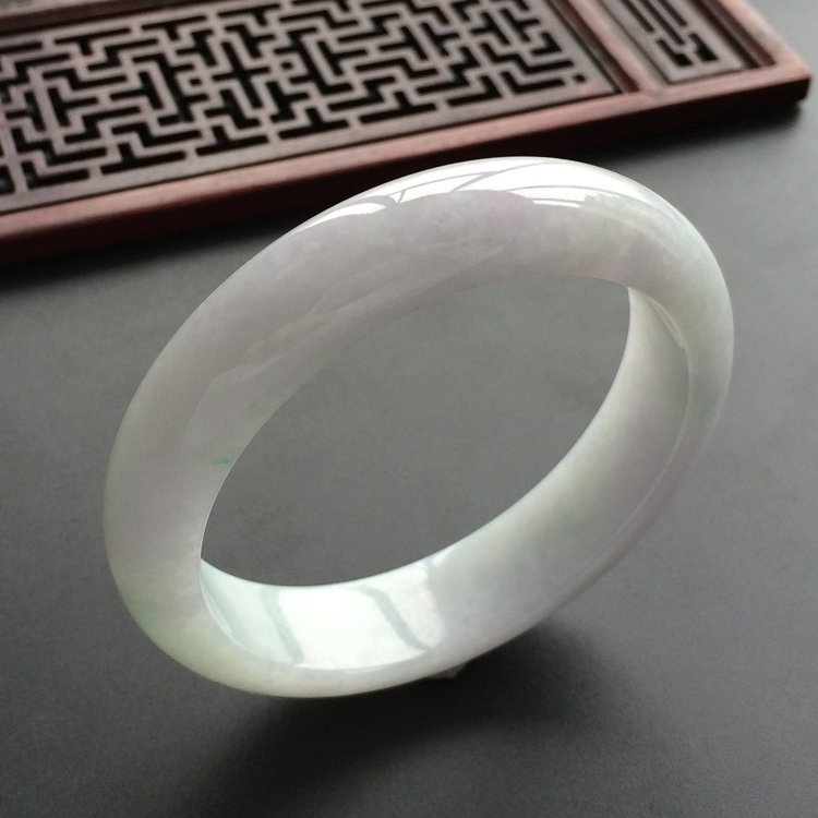 (超值推荐)糯冰种淡紫罗兰略带晴水手镯(53.4mm)