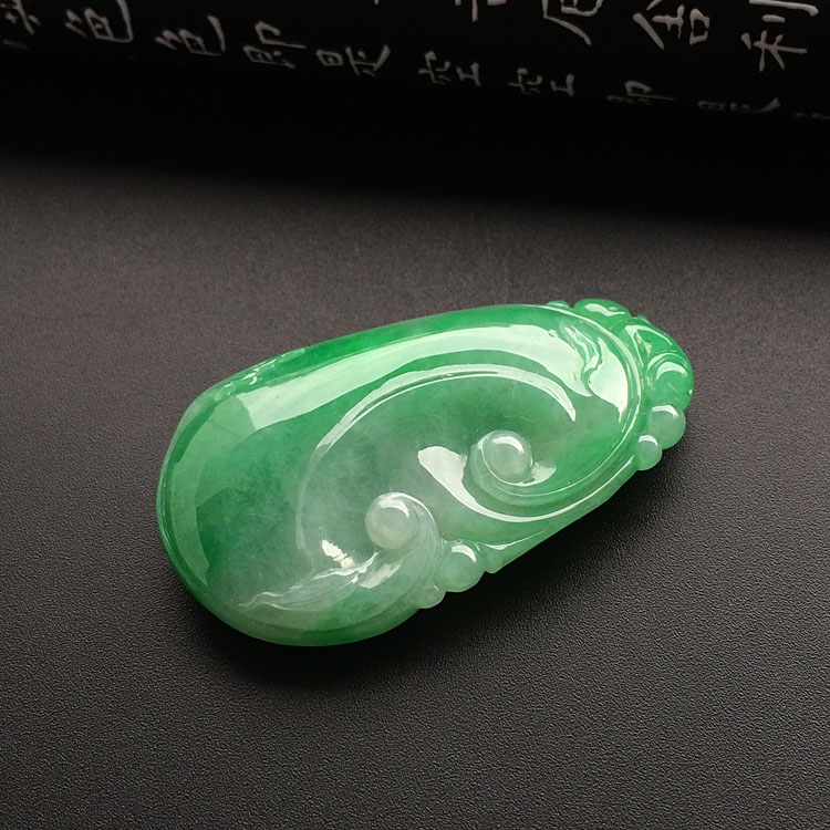 糯冰种翠色如意挂件