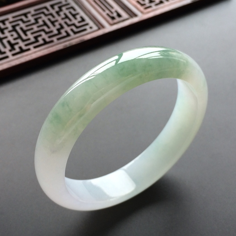 (超值推荐)糯冰种飘花手镯(57.2mm)