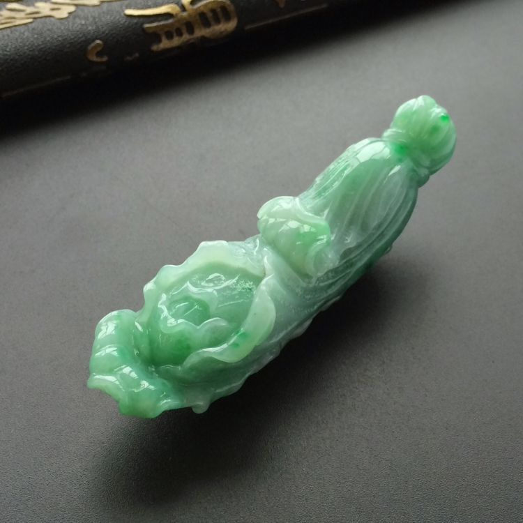 (超值推荐)糯冰种飘翠白菜挂件