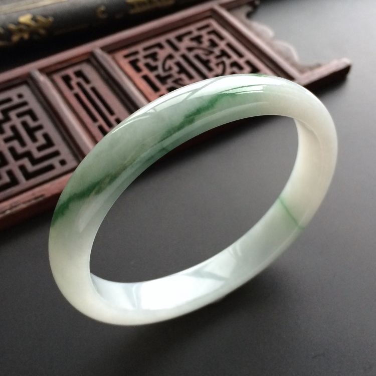 (超值推荐)糯冰种飘花贵妃镯(58mm-51.2mm)