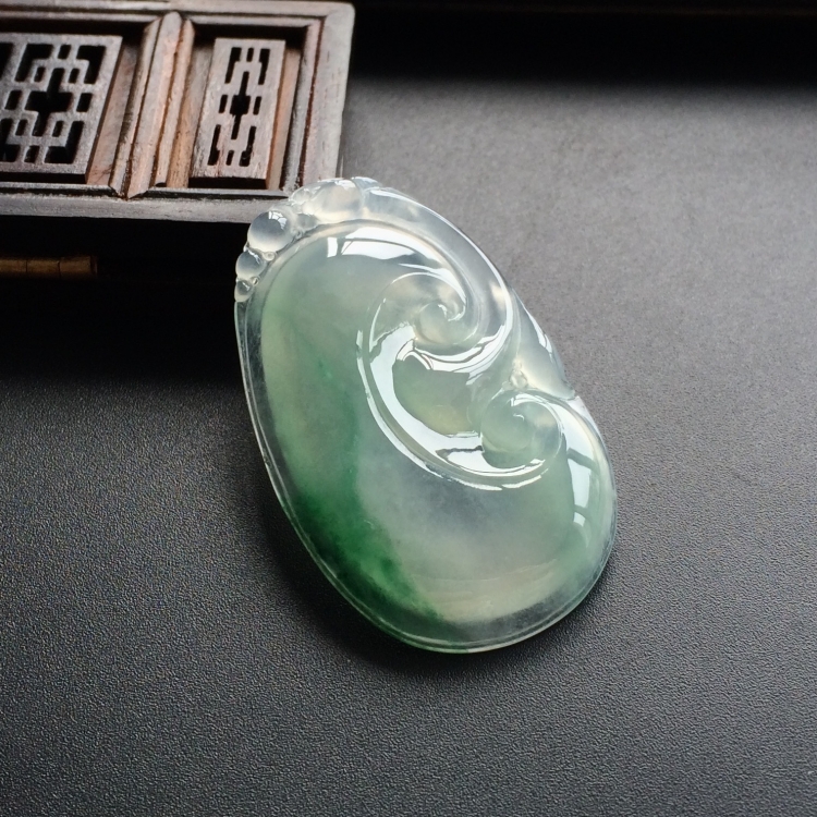 (超值推荐)冰种飘绿花如意挂件