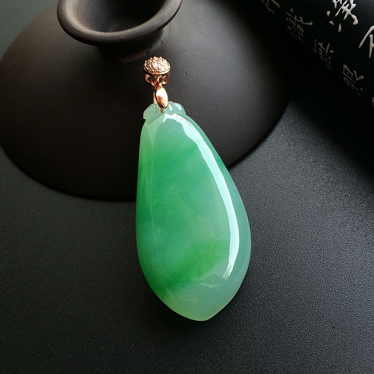 糯冰种飘翠福瓜挂件