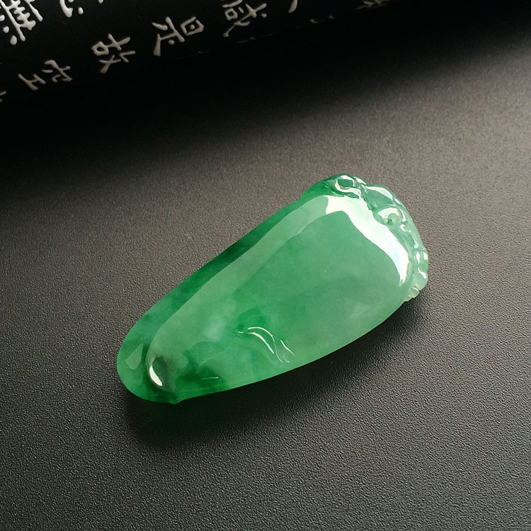糯冰种飘翠福瓜挂件