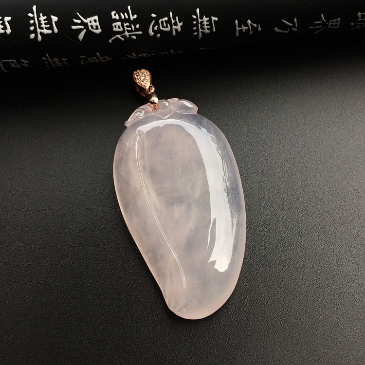 冰玻种淡紫罗兰福瓜挂件