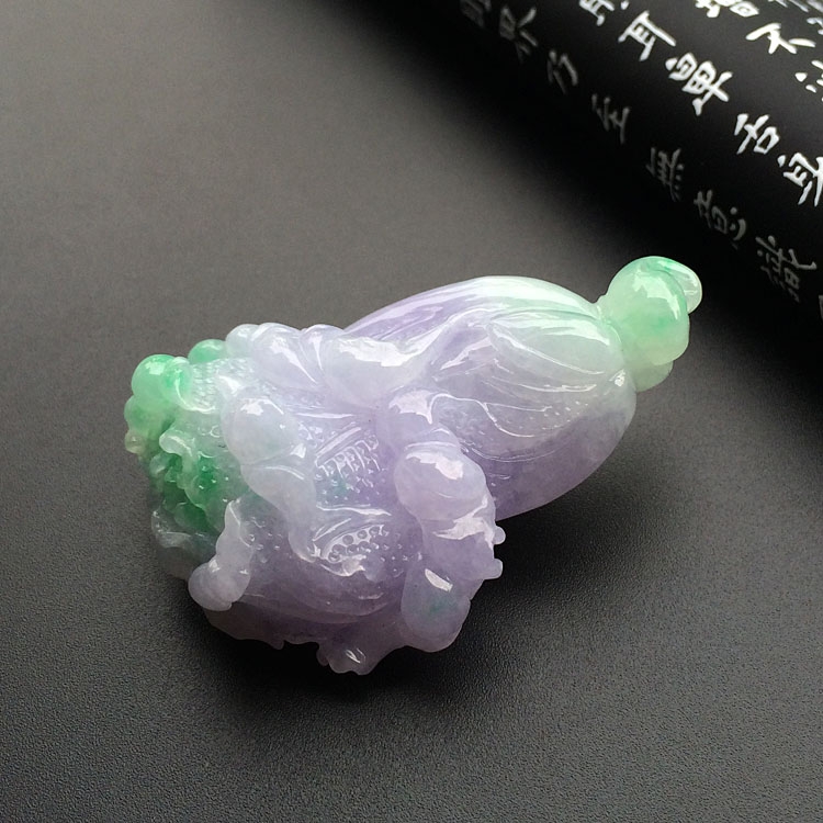 （超值推荐）糯冰种春带彩白菜挂件