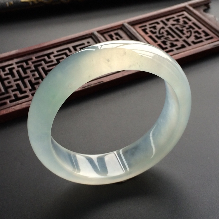 (超值推荐)冰玻种晴水手镯(56.3mm)