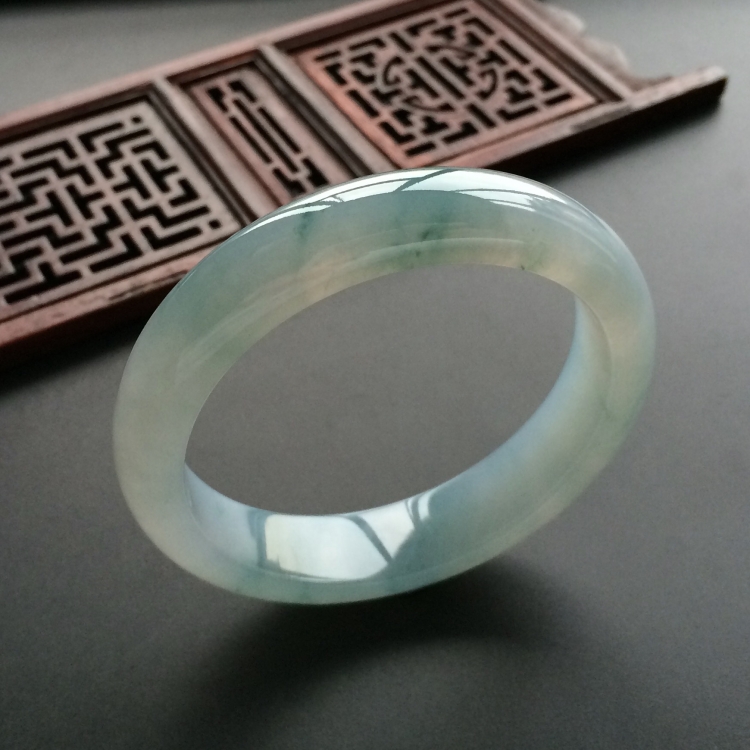 (超值推荐)糯冰种飘花手镯(52mm)