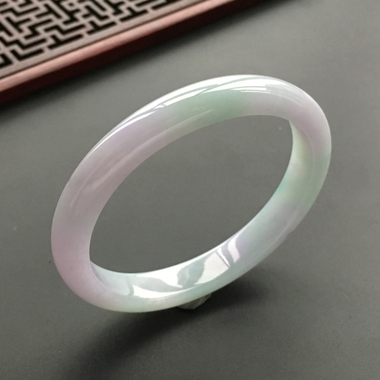 (超值推荐)糯冰种紫罗兰贵妃镯(53.1mm-47.8mm)