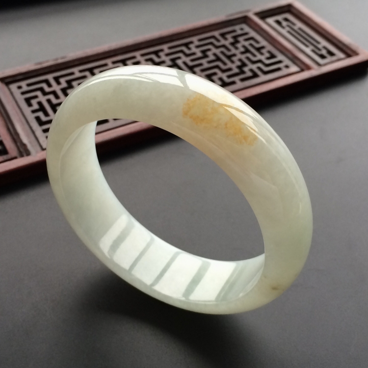 (超值推荐)糯冰种飘黄花手镯(58mm)
